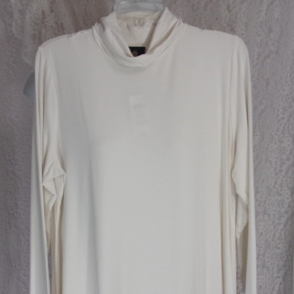 JM Collection Turtleneck Top Blouse NWT Cream Size L